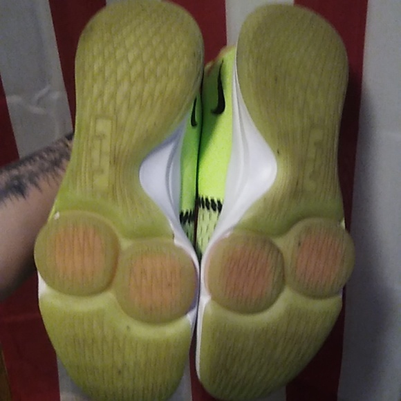 LeBron Witness Vol. 5 - Picture 4 of 6